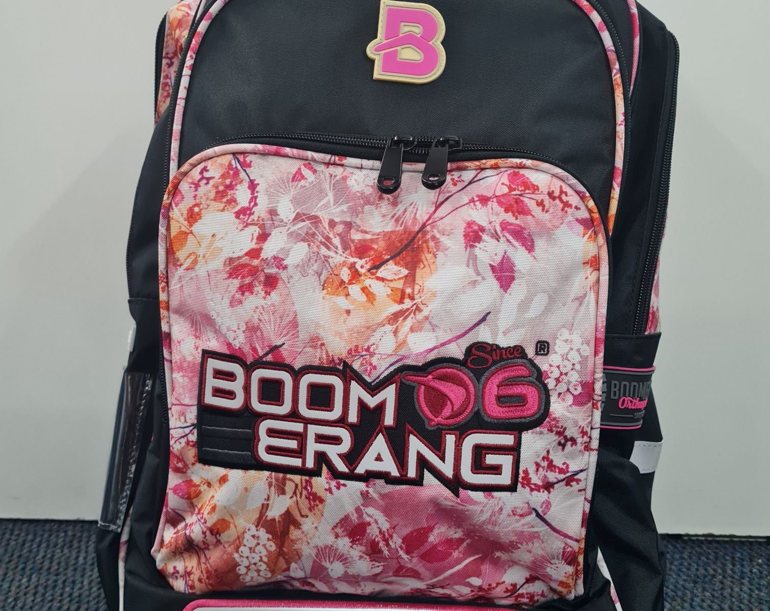 Boomerang Orthopaedic Bag Grey/Pink Print